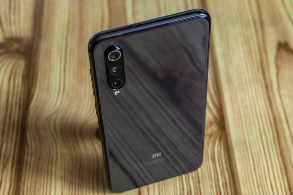 Xiaomi-Mi-9-SE-review