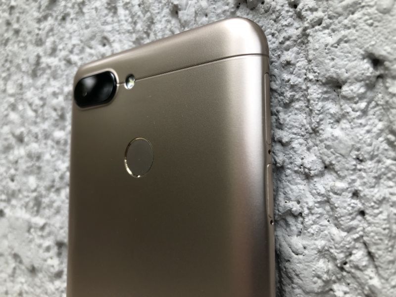 Xiaomi-Redmi-6-smartphone